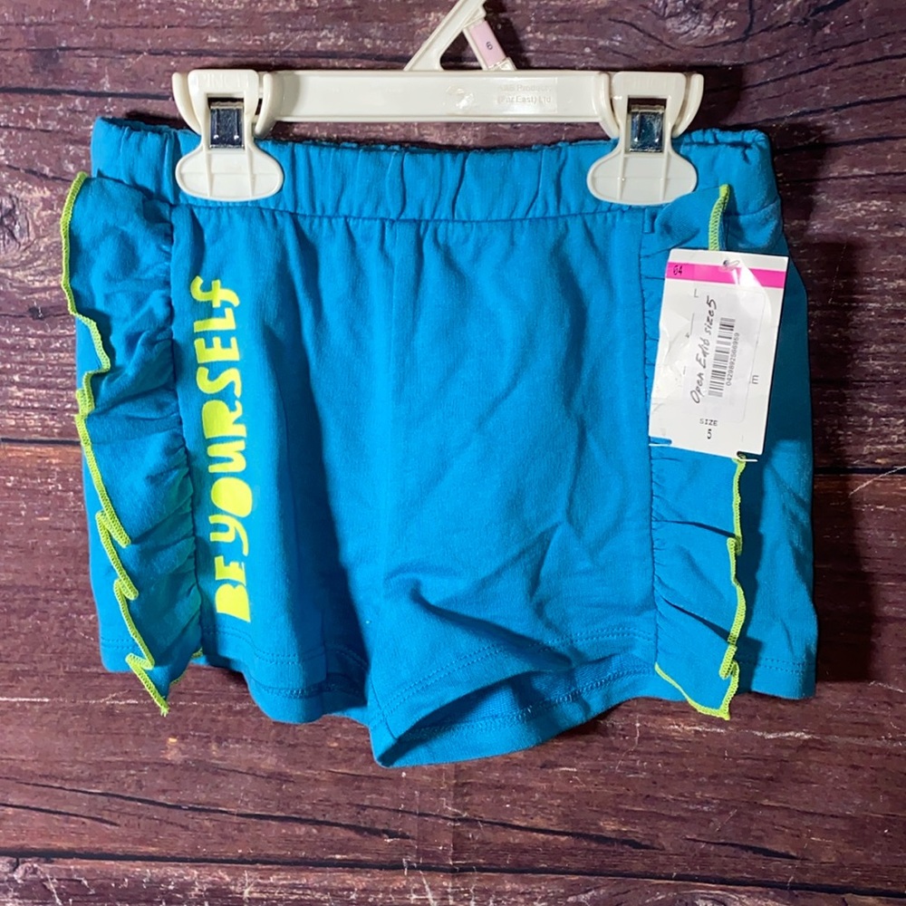 Be YOURSELF Elastic Waistband Shorts